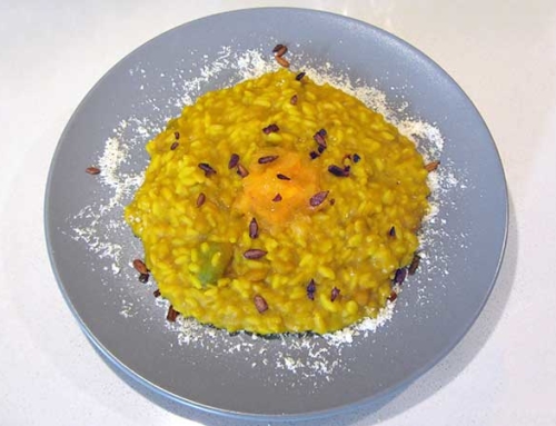 Riso alla zucca con crema di cachi e semi di girasole tostati